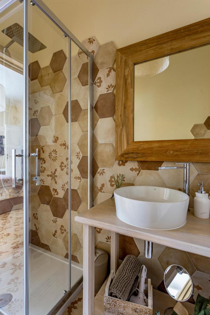 Perle D'Ambra Hotel Лука Екстериор снимка